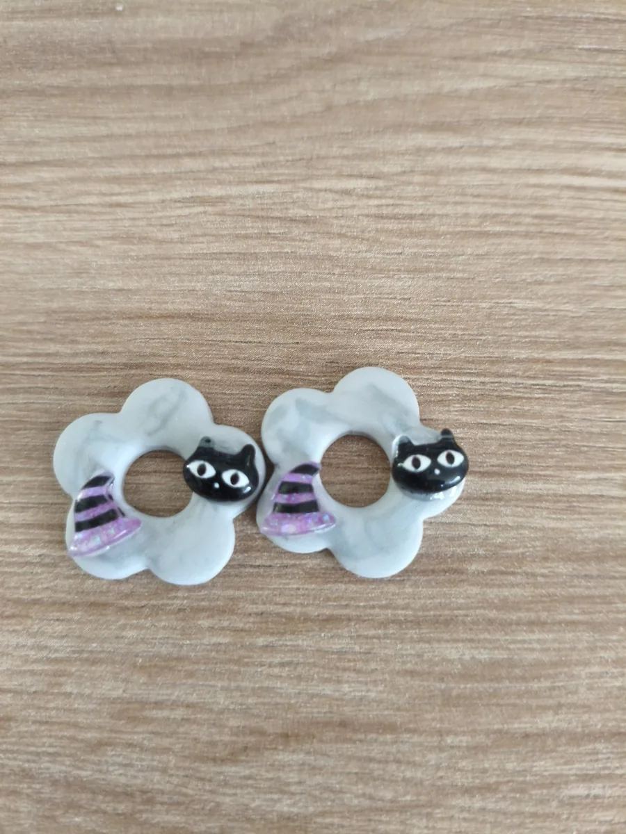 Pampilles Mathilde chat noir – vue 2 – Gris clair – Pâte polymère