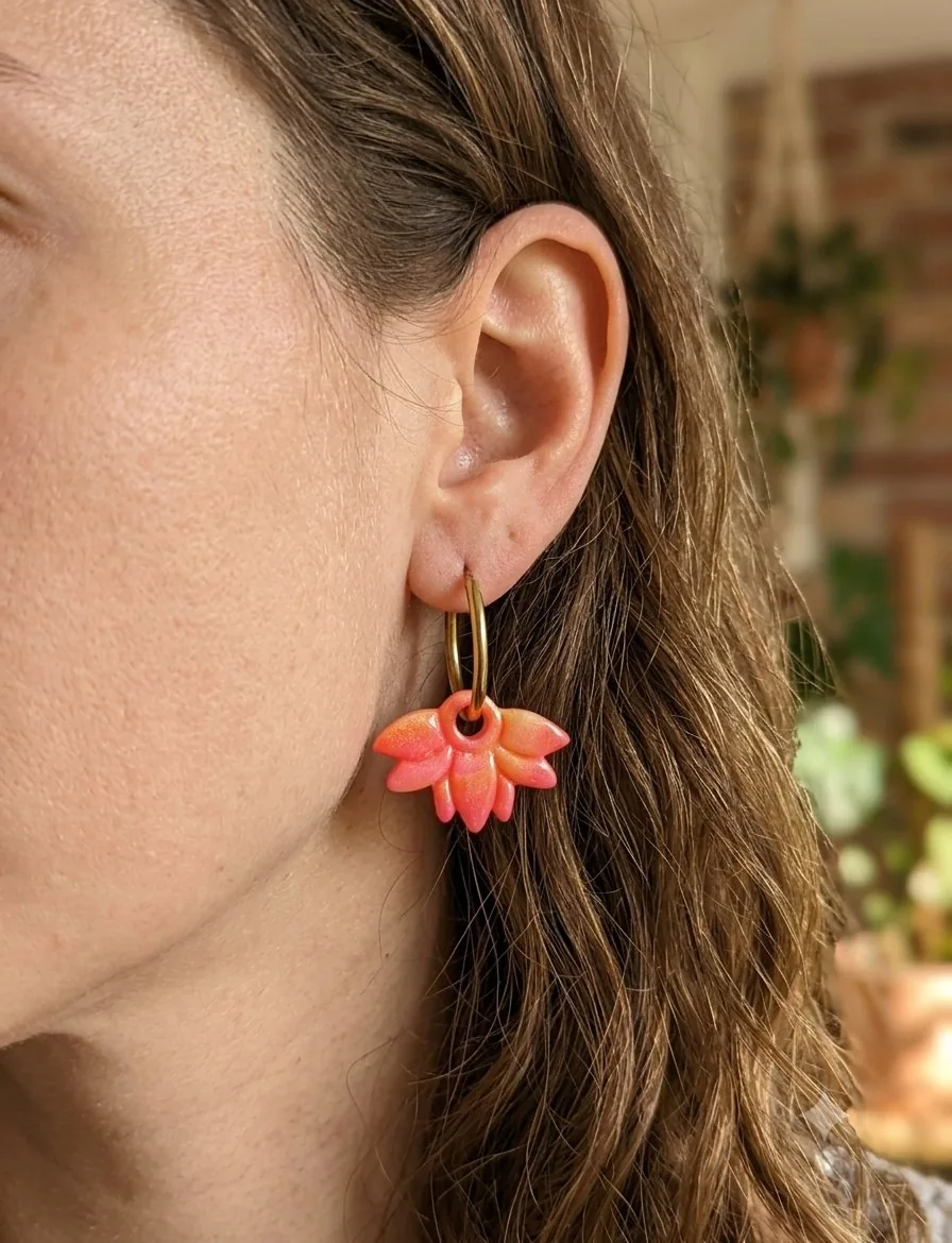 Cigale d été rose fluo  – bijou artisanal printemps-été