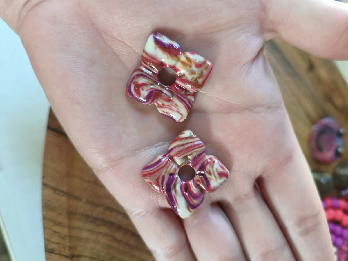 Candy – vue 3 – Chamaré de beige,violet ,marron irisé – Pâte polymère