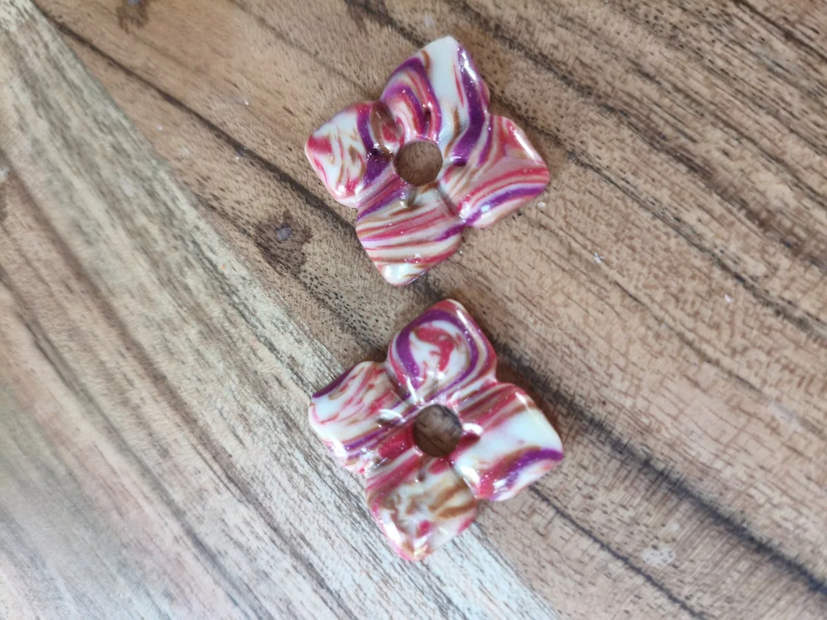 Candy – vue 2 – Chamaré de beige,violet ,marron irisé – Pâte polymère