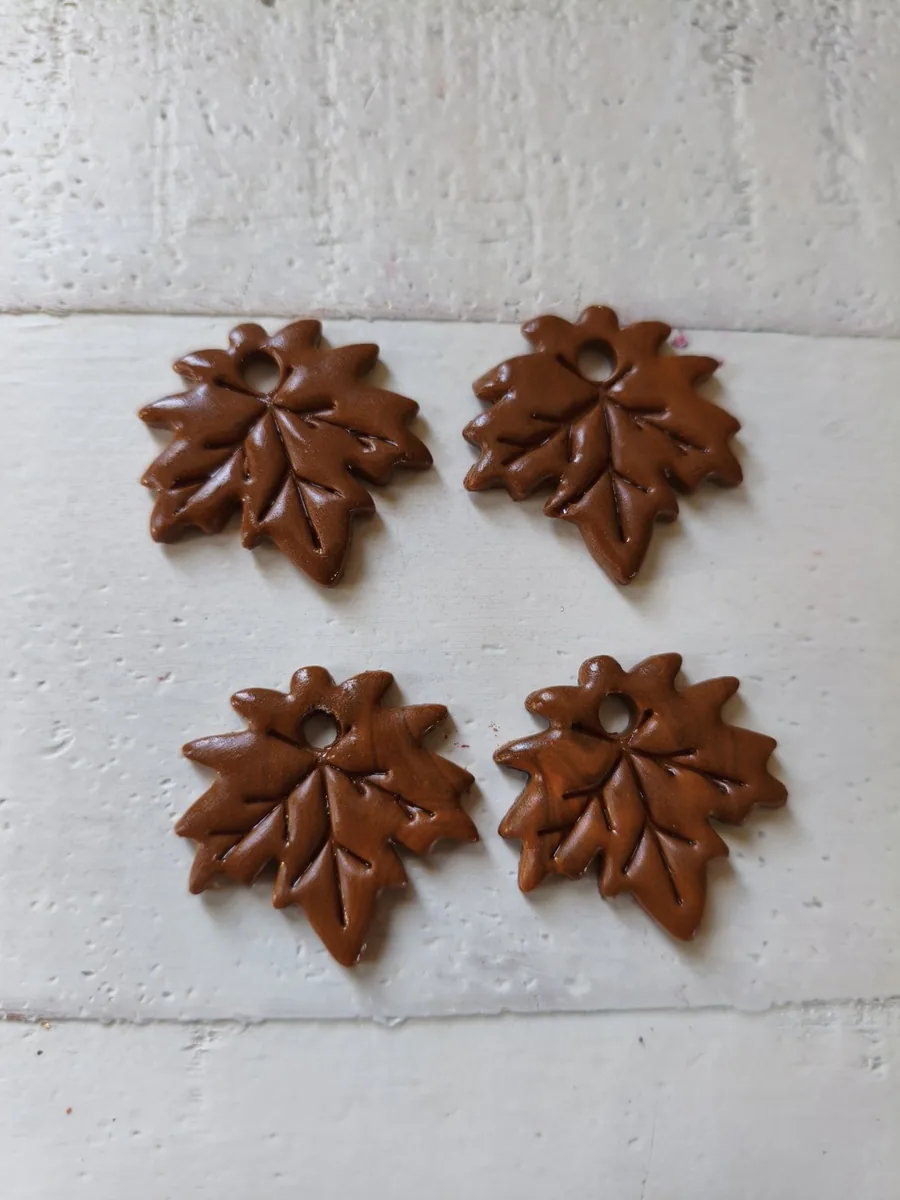 Feuilles d automne marron nervurée – vue 2 – Marron – Pâte polymère
