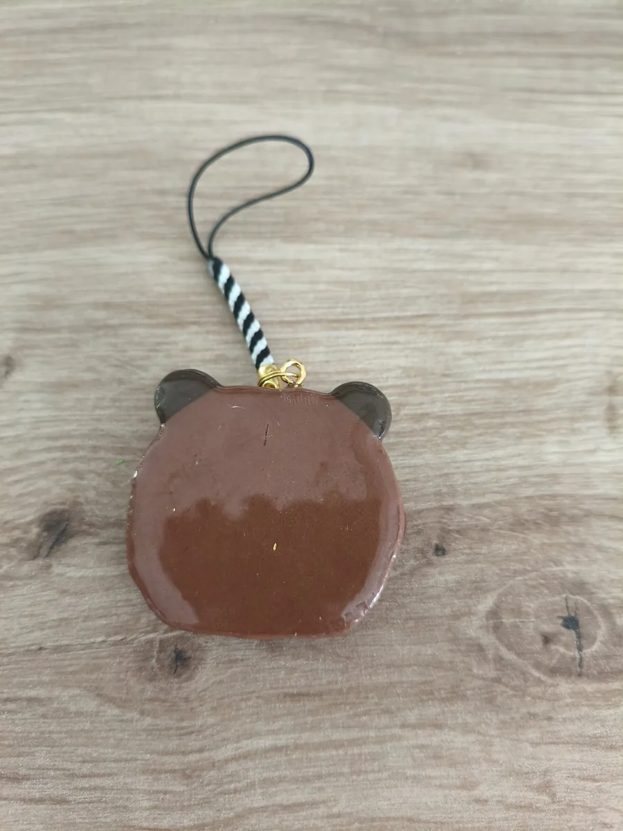 Worry stone, ours – vue 6 – Marron – Pâte polymère, acier inoxydable ,paracorde