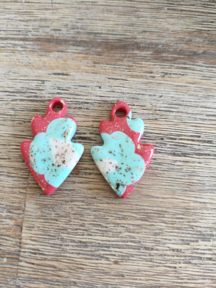 Chloé – vue 2 – terracota, turquoise , rose, paillette doré – Pâte polymère