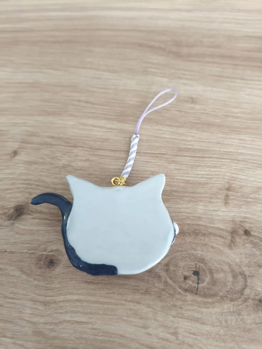 Worry stone, meowly cyrus – vue 3 – Gris – Pâte polymère, acier inoxydable ,paracorde