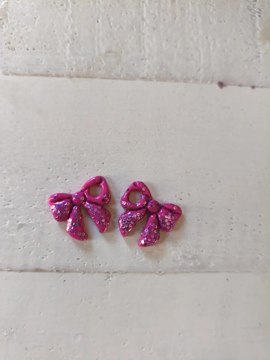 Pampilles petit noeud fushia – vue 4 – Fushia – Pâte polymère