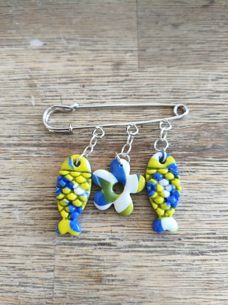 broche double poisson fleur – vue 2 – jaune , vert ,bleu ,blanc – Pâte polymère