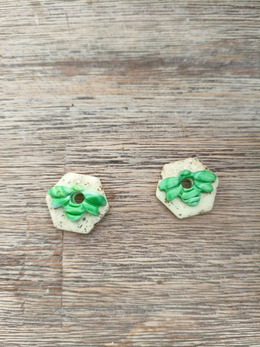 Provence – vue 2 – Crème,vert, doré – Pâte polymère